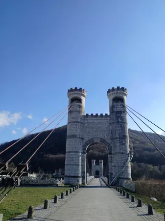Ponts et Bains de la Caille, une merveille à découvrir